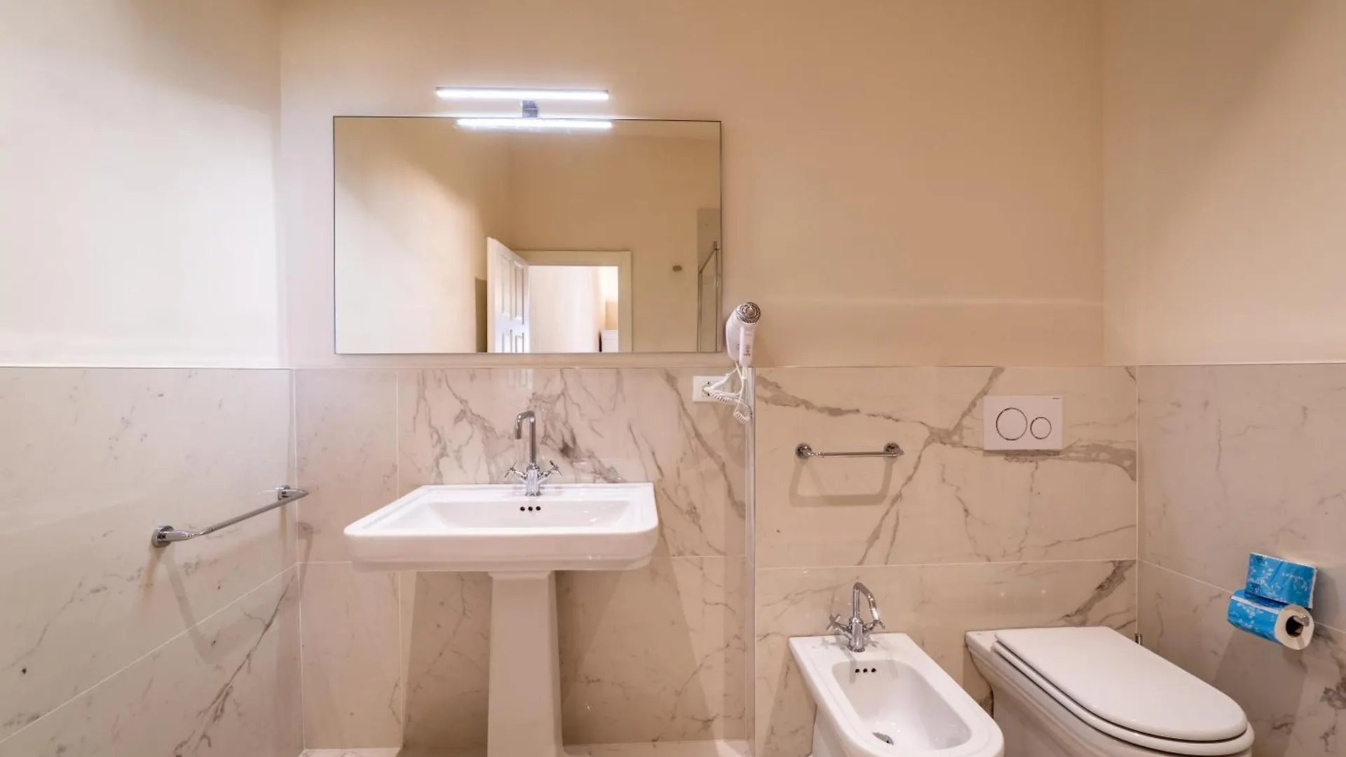 Residenza D'Epoca Palazzo Salviati Quaratesi Hotel Florence Guest house