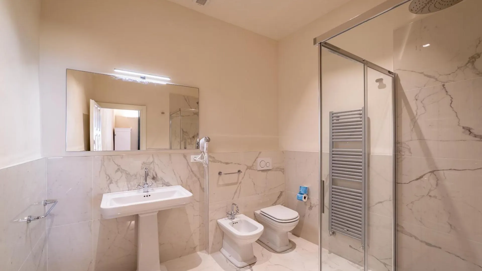 Residenza D'Epoca Palazzo Salviati Quaratesi Hotel Florence Guest house
